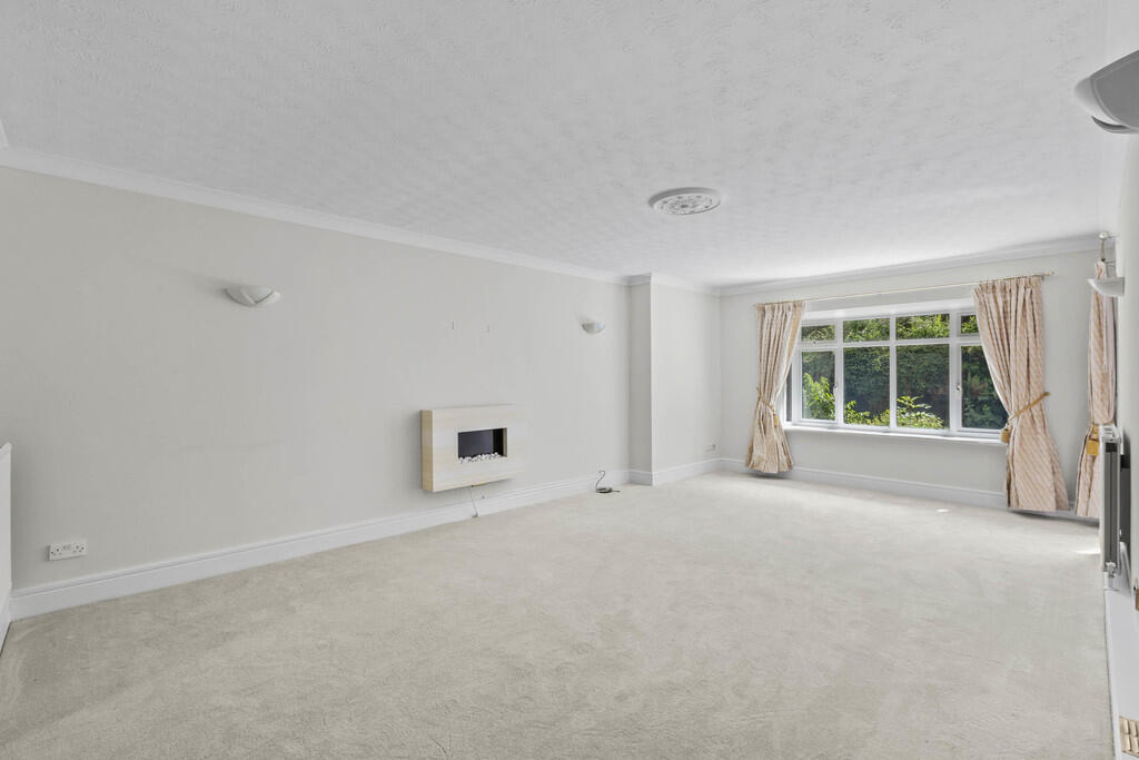 Apartment in Latimer, Little Chalfont - View 4