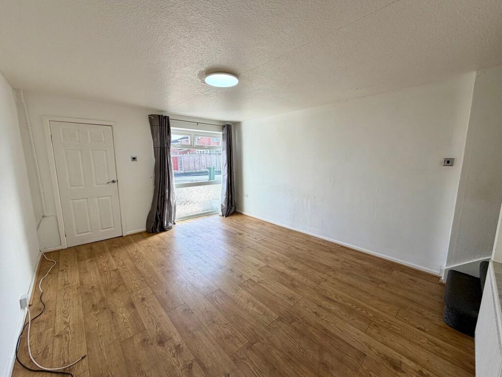 Rotherdale Avenue, Timperley, WA15 photo 3