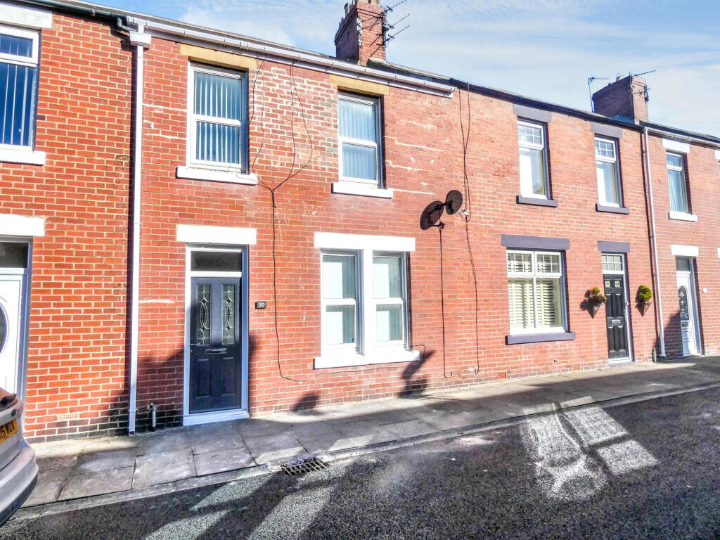 Main image of property: Simonside Terrace, Newbiggin, Newbiggin-by-the-Sea, Northumberland, NE64 6PU