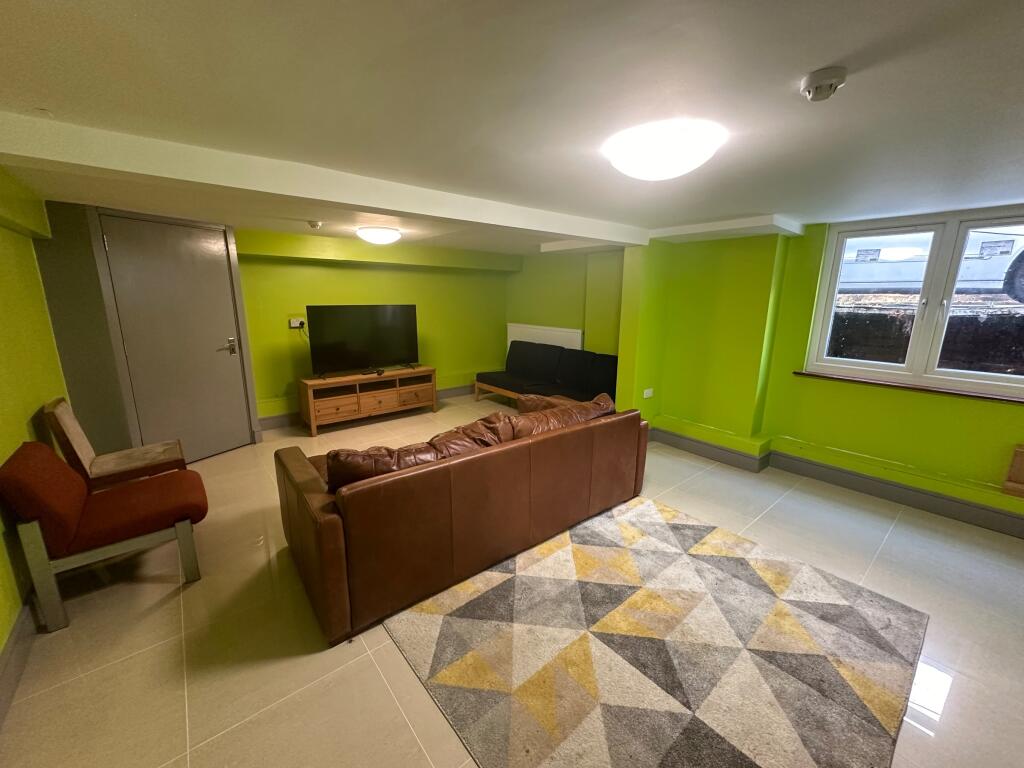 1 bedroom house share for rent