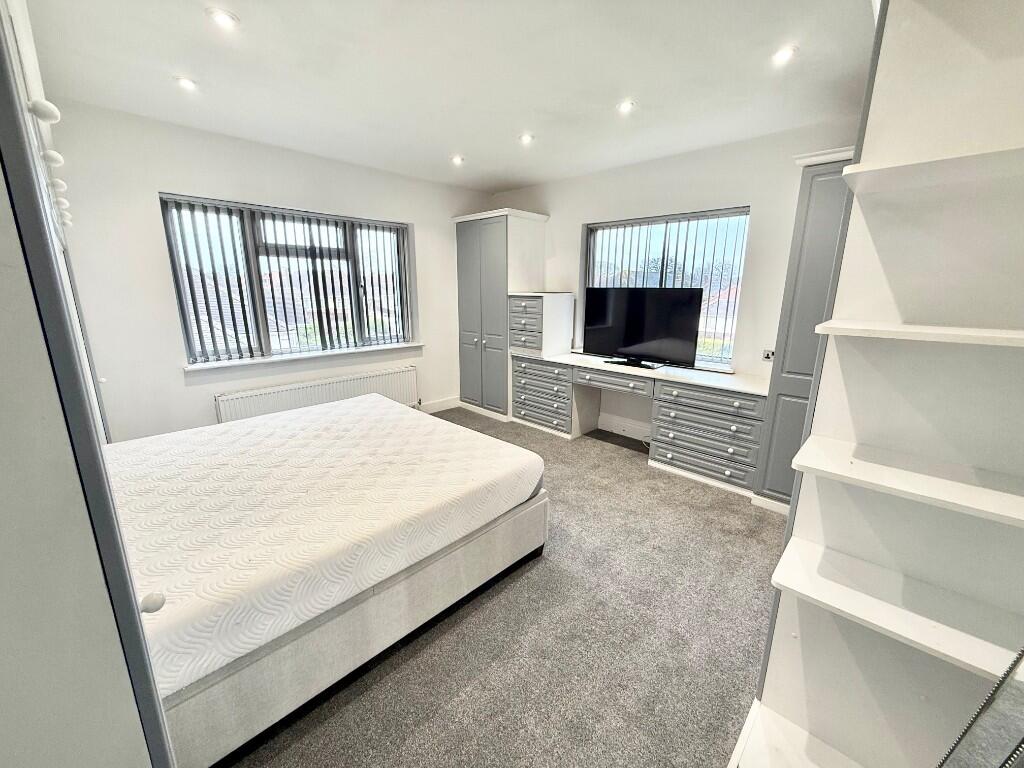 Longbarrow Close, Bournemouth, Dorset, BH8 photo 4