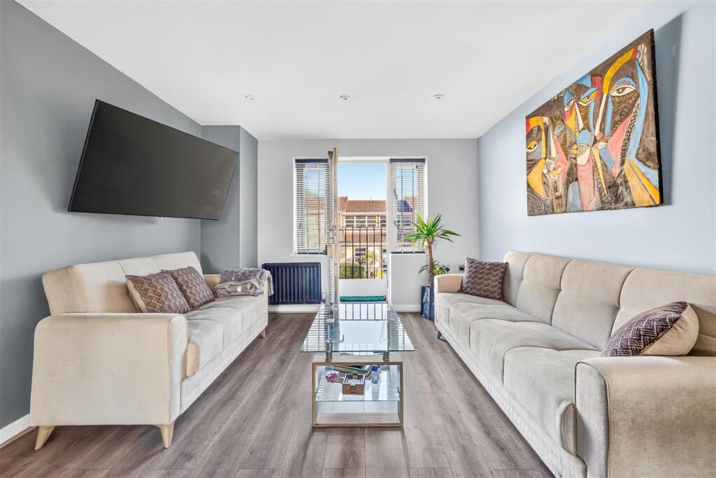Apartment in London - View 2