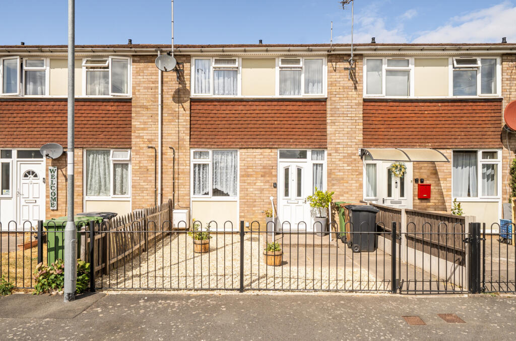 Main image of property: Hopyard Close, Leominster, Herefordshire, HR6 9AA