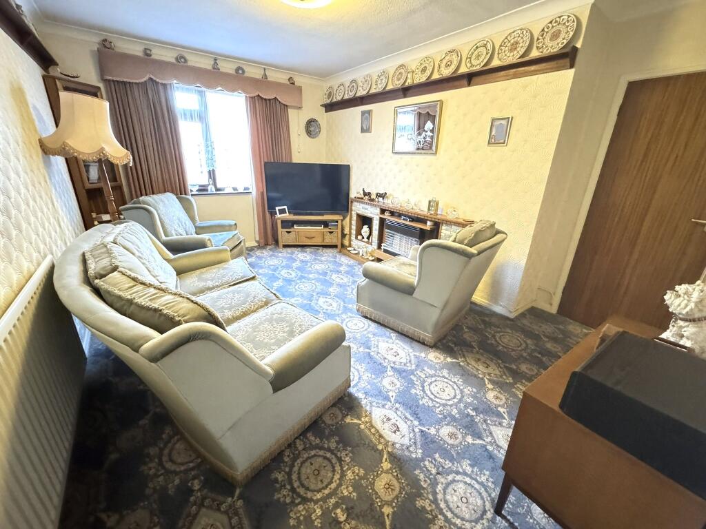 House in Walsall, Pool Hayes, Ashmore Lake - View 3