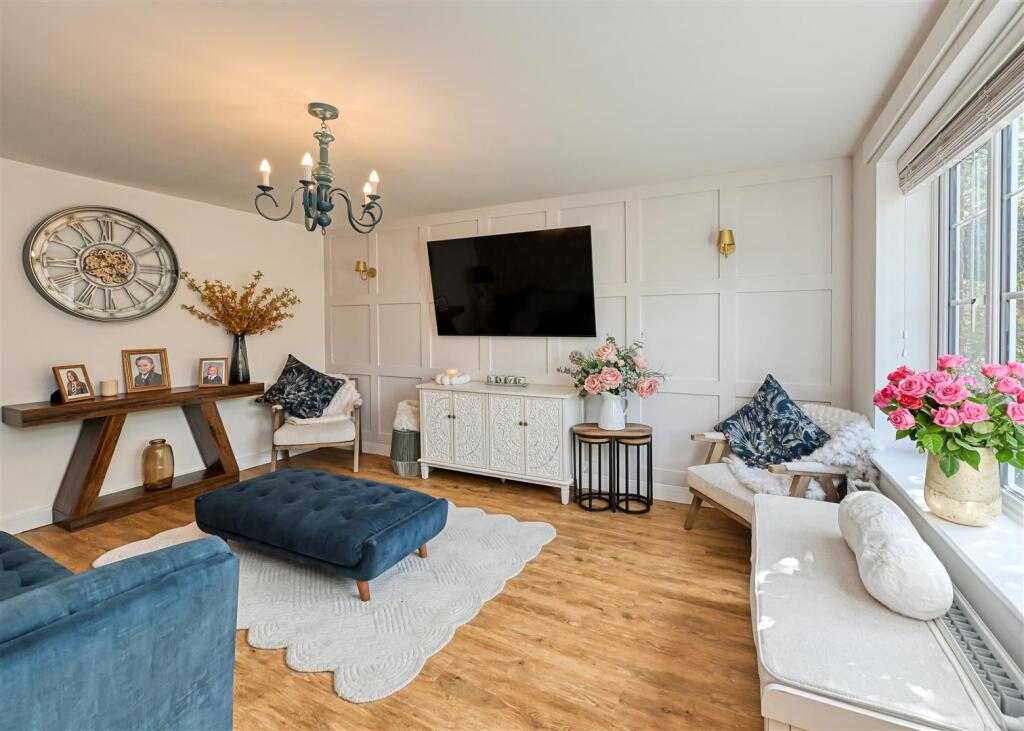 House in South Staffordshire, Codsall - View 3