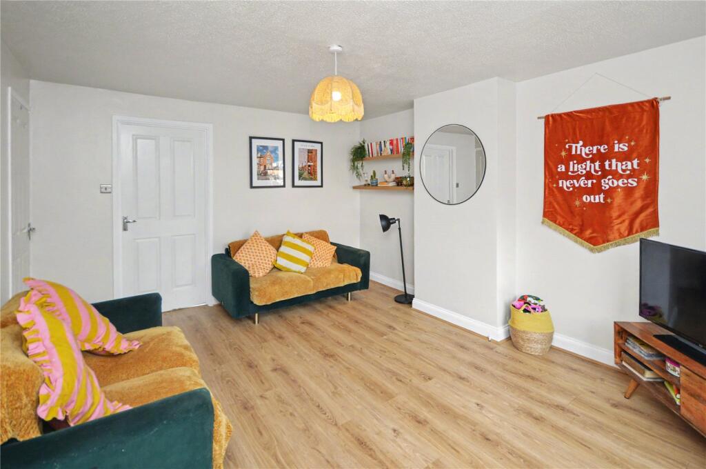 House in Leeds, West Yorkshire - View 3