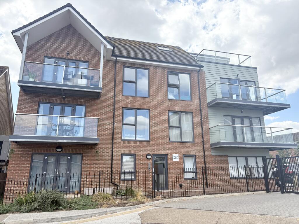 Main image of property: The Gatehouse, Rayleigh Road