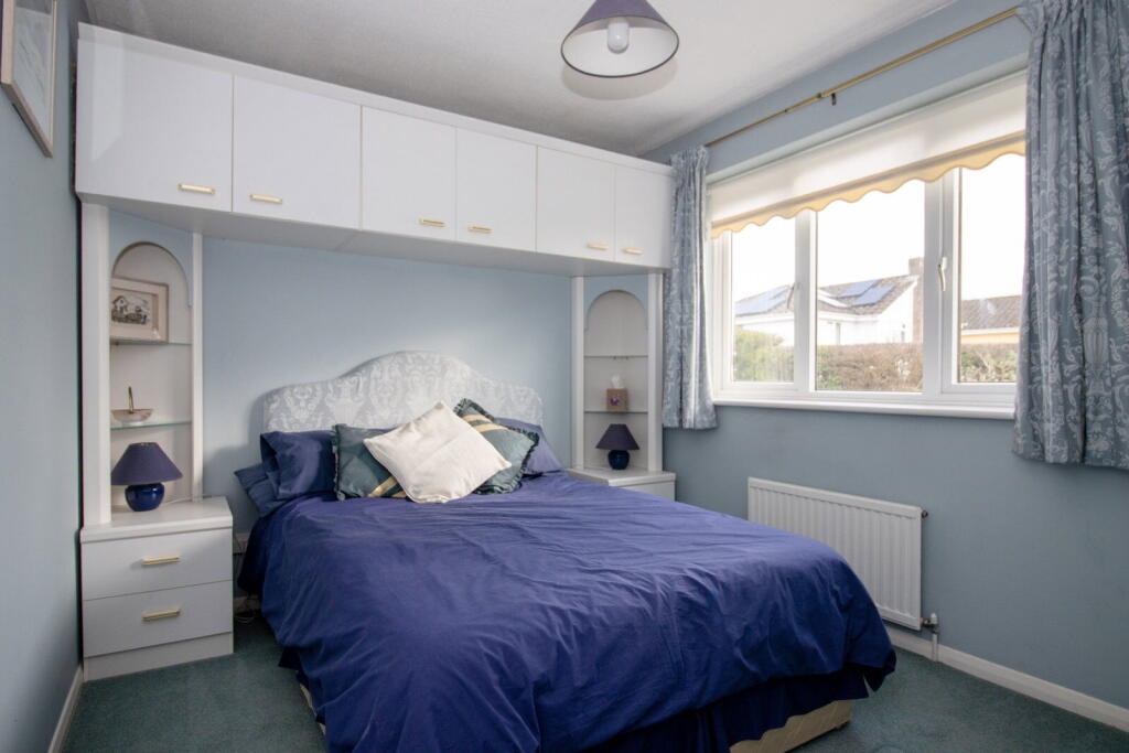 House in Southampton - More