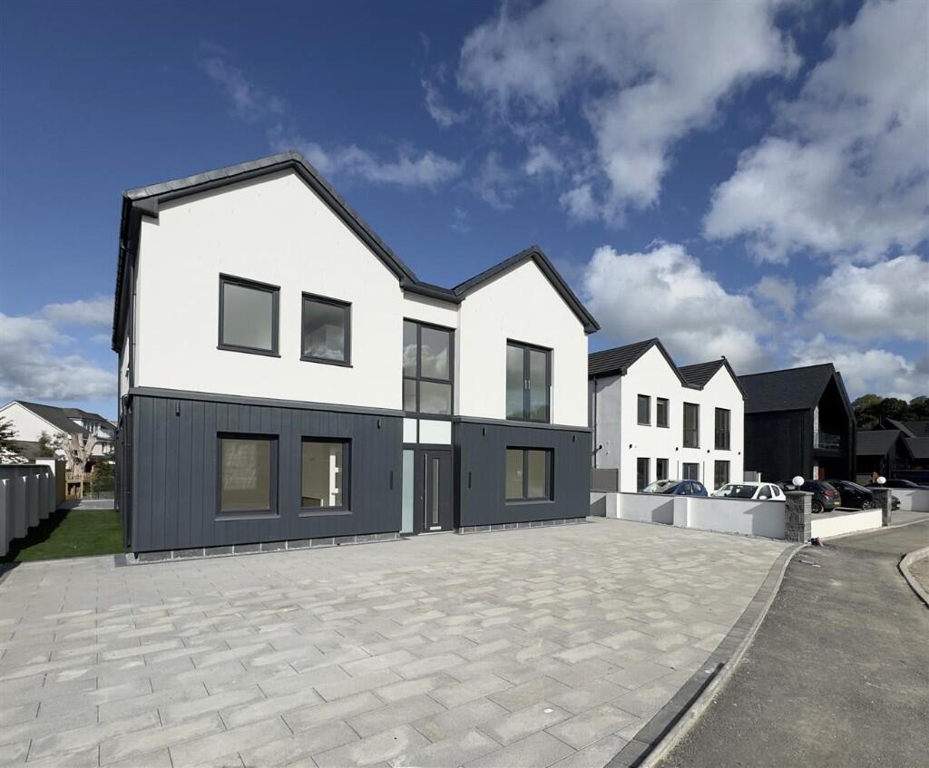 Main image of property: Clyde Grove, ML8