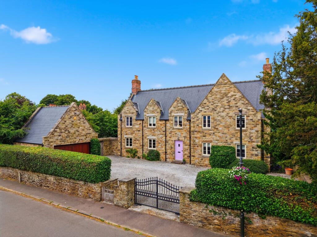 Main image of property: Main Road, Heath, S44