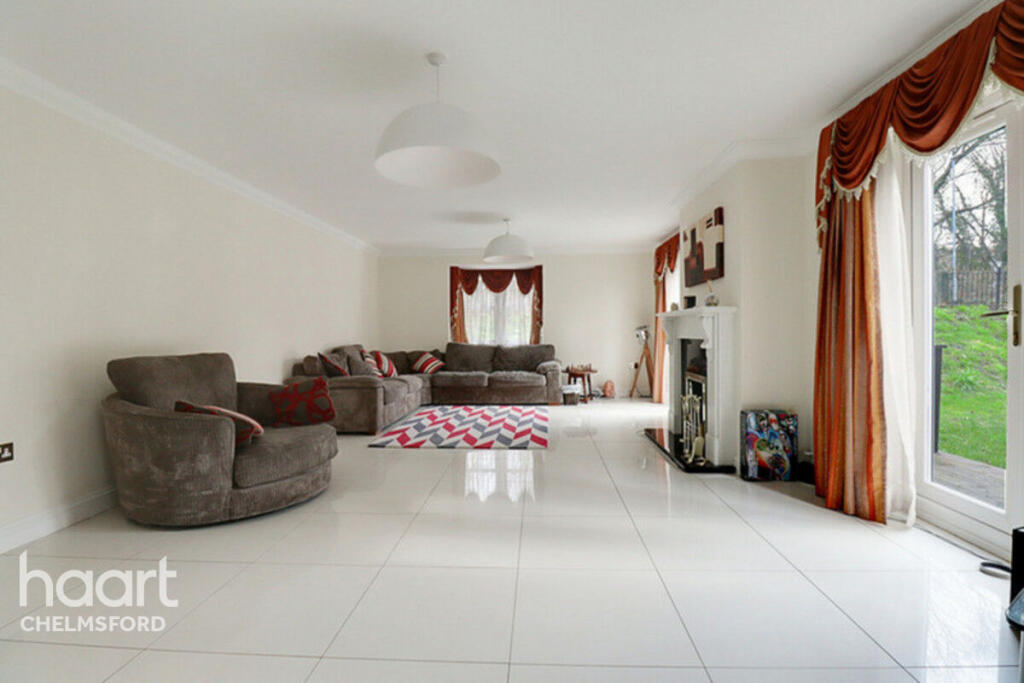 Arbour Lane, Chelmsford photo 3