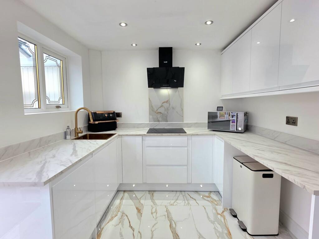 House in Barnsley, Bolton upon Dearne - View 2