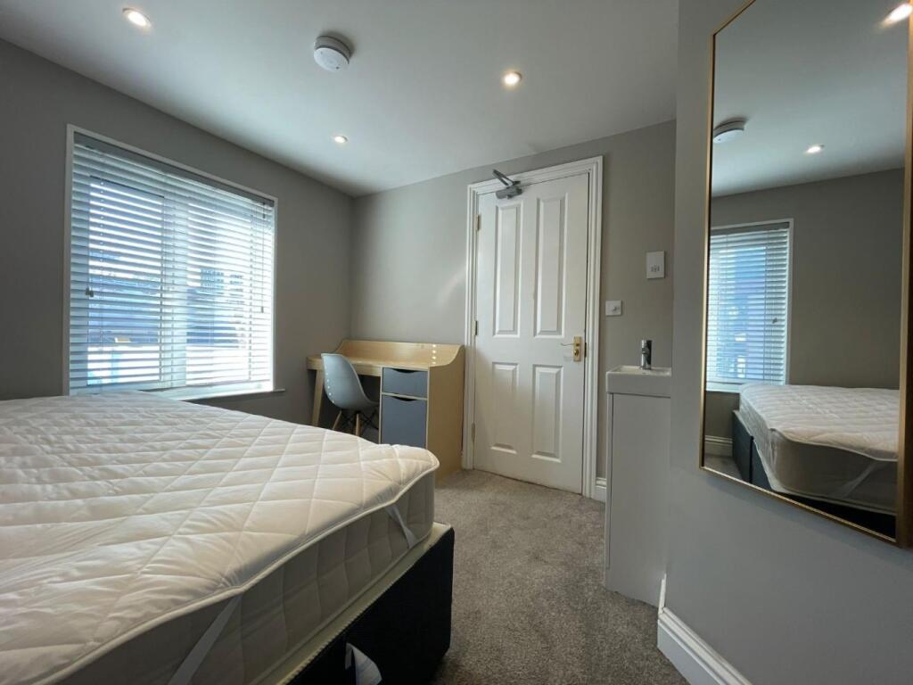 House in Brighton - View 3