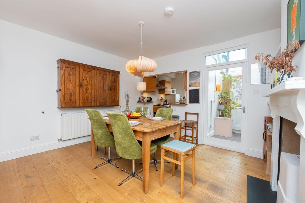 House in Bristol, Wapping Wharf, Southville - More