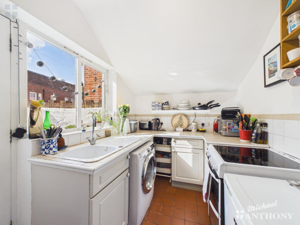 House in Aylesbury, Buckinghamshire - View 5