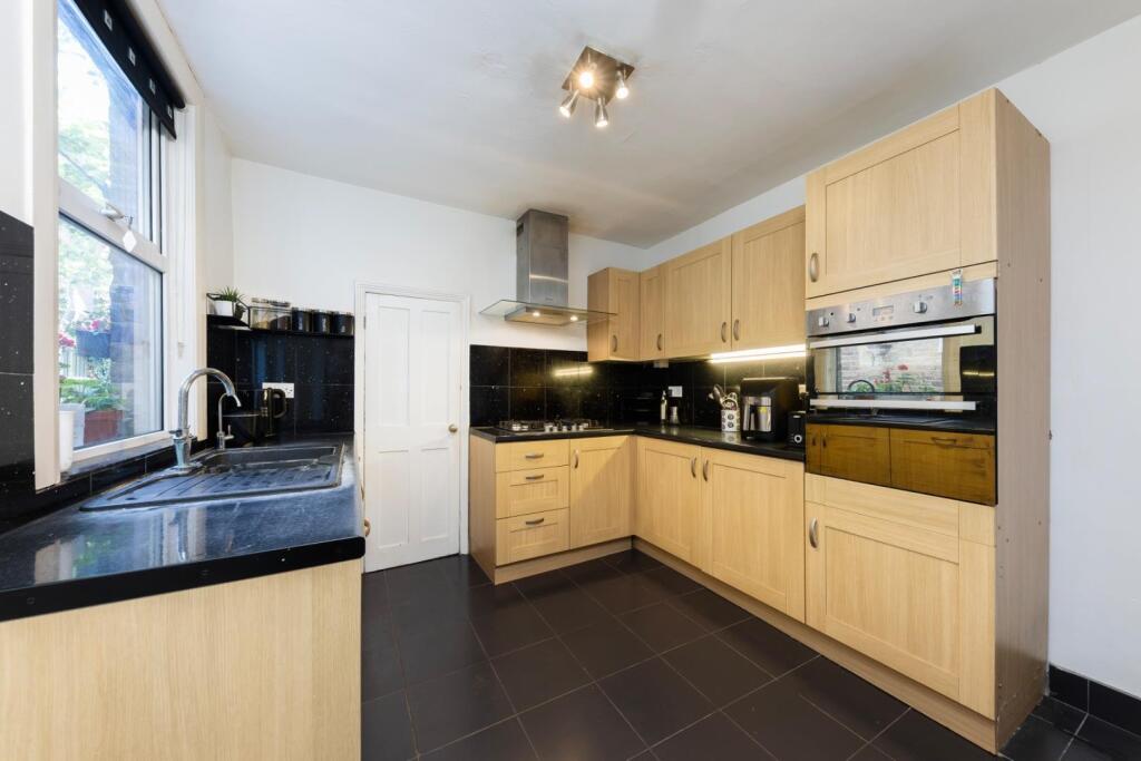 House in London - View 4