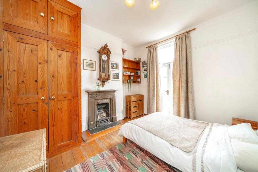 House in London, Grove Park - More