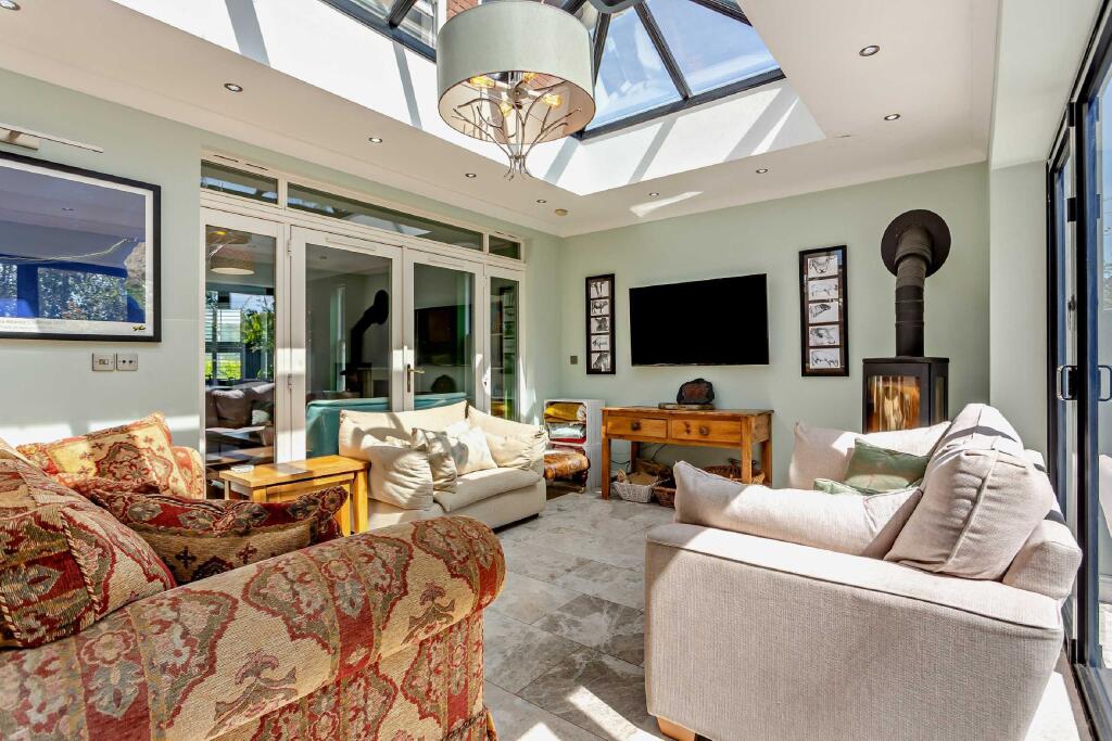 House in Newport, Monmouth - View 4