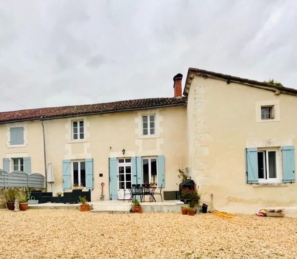 Main image of property: Aubeterre-sur-Dronne, Charente, Poitou-Charentes