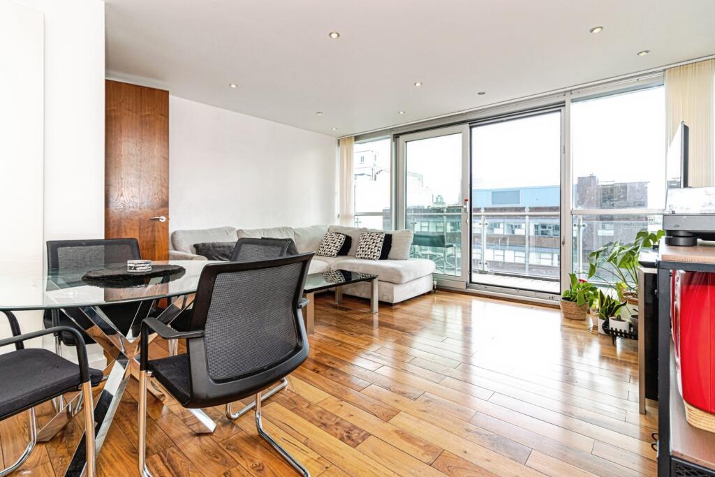 Apartment in Salford, Trinity, Lower Broughton - View 2