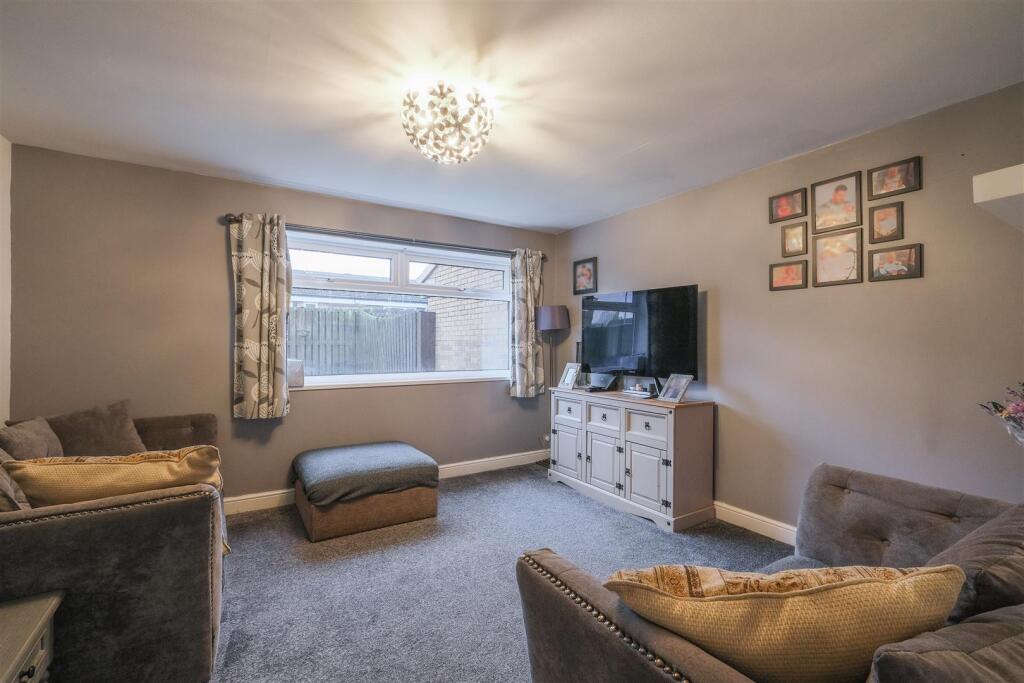 Arncliffe Crescent, Brighouse photo 4