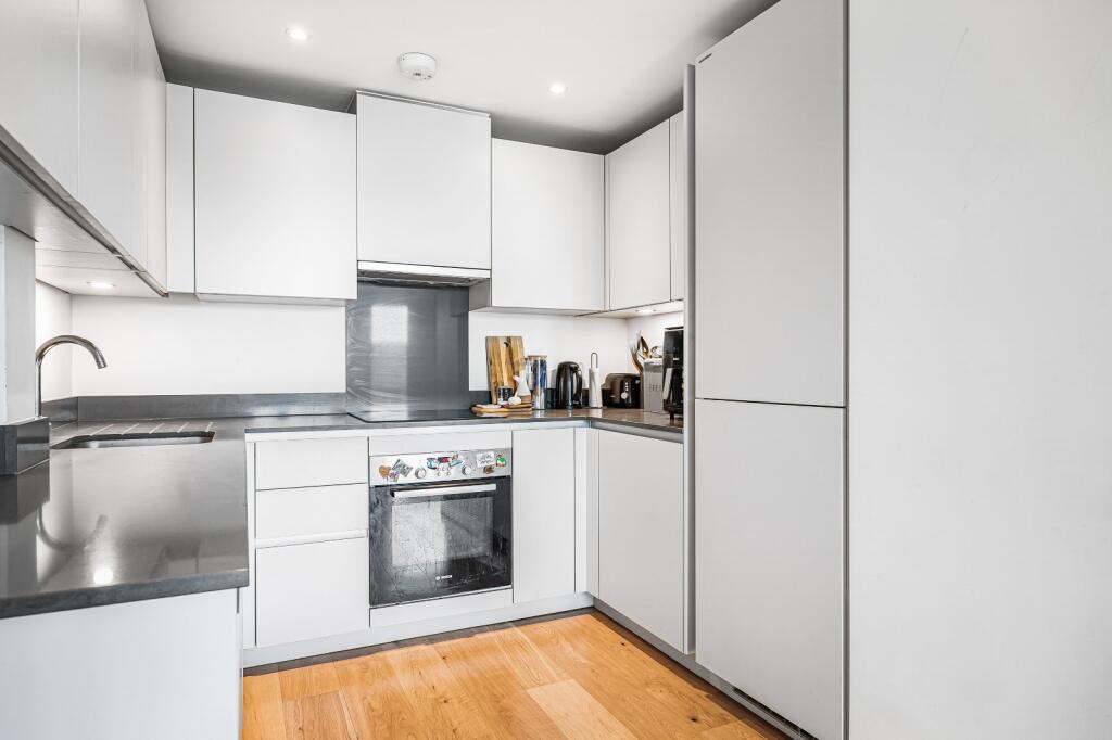 Apartment in London - View 5