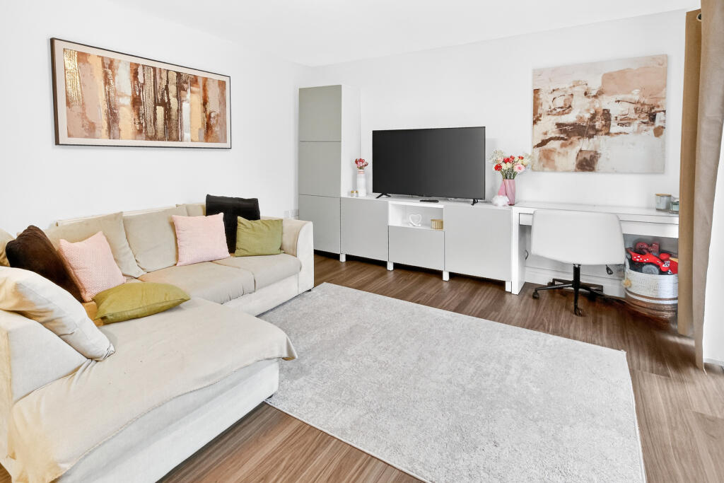 Apartment in Crowthorne, Bracknell Forest - View 2