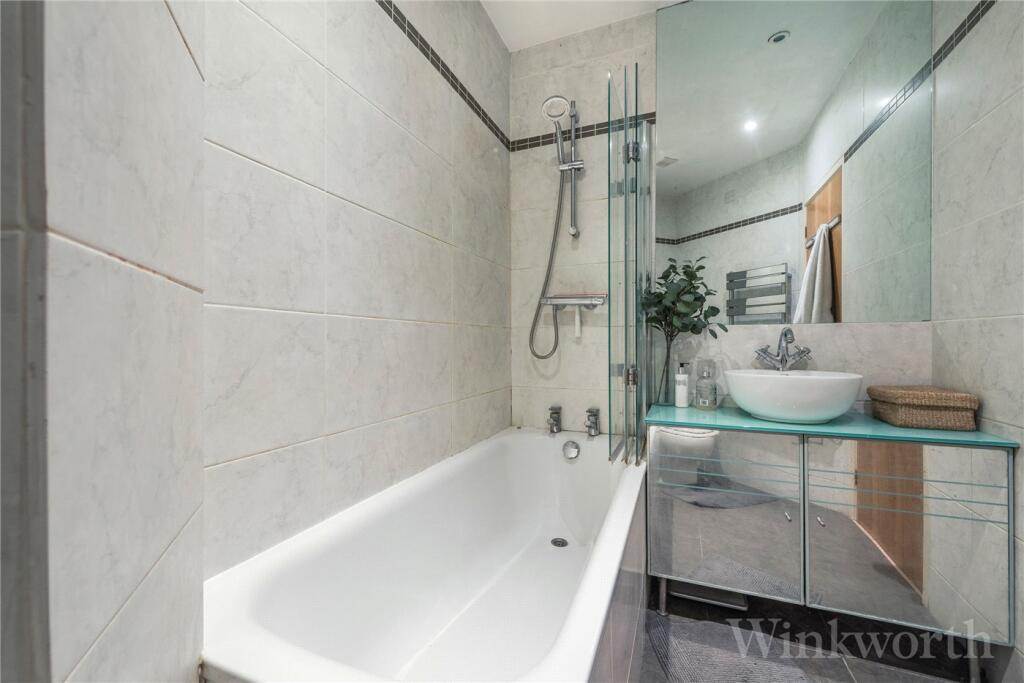 2 bedroom maisonette for rent