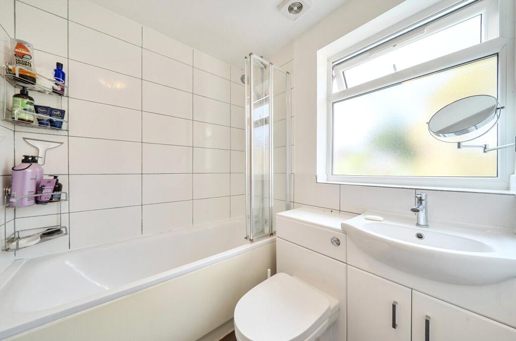 Apartment in London - More