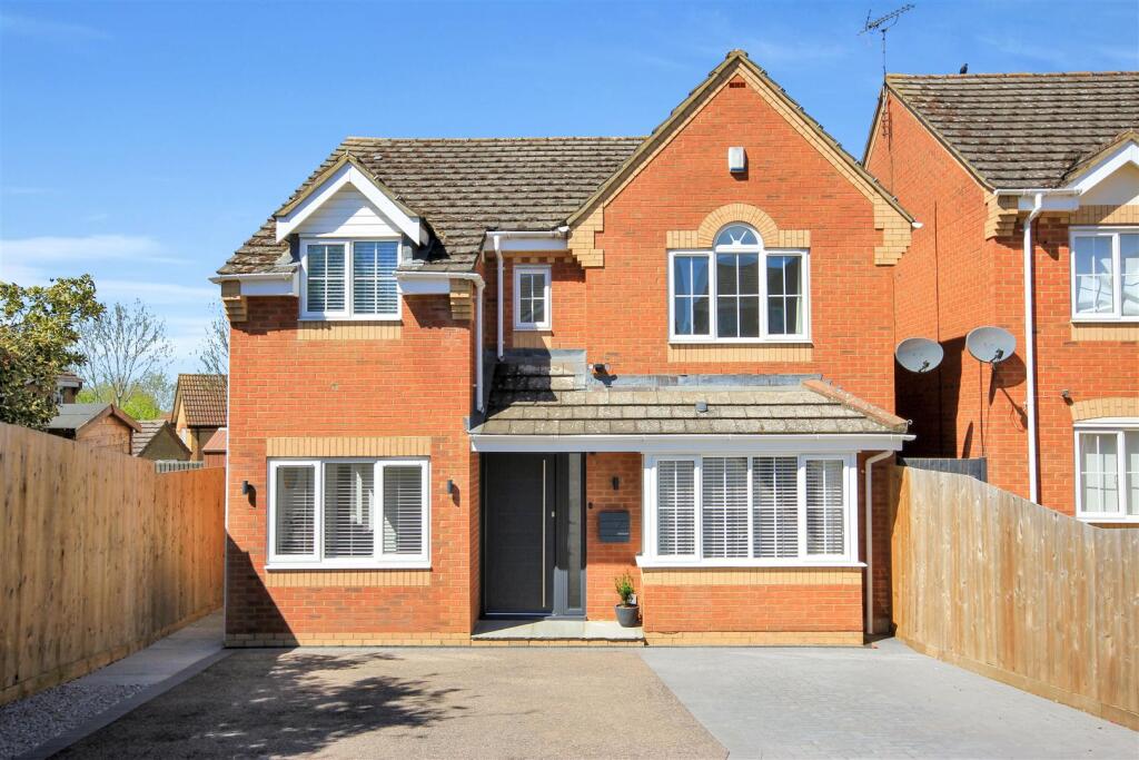 Main image of property: NN8 Evesham Close, Wellingborough