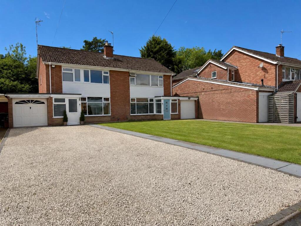 Main image of property: NO CHAIN - Bridge Street, Warwick
