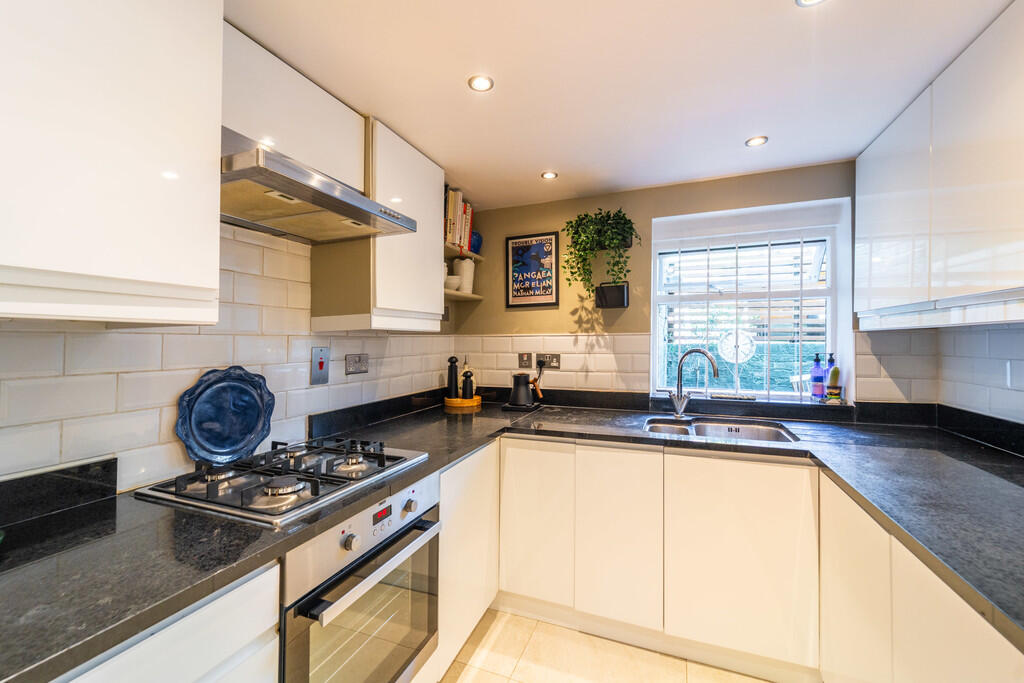 Apartment in London - View 4
