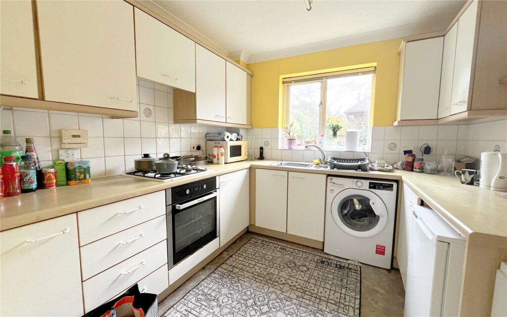 Wortley Road, Highcliffe, Christchurch, Dorset, BH23 photo 3