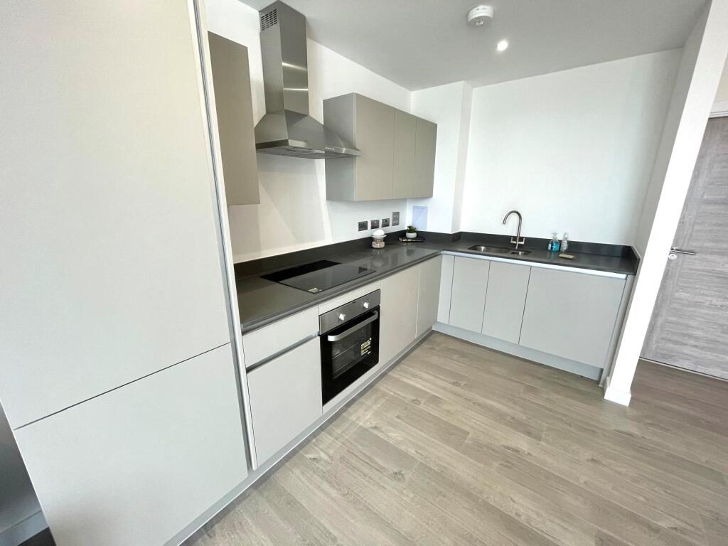 Apartment in Milton Keynes - View 3