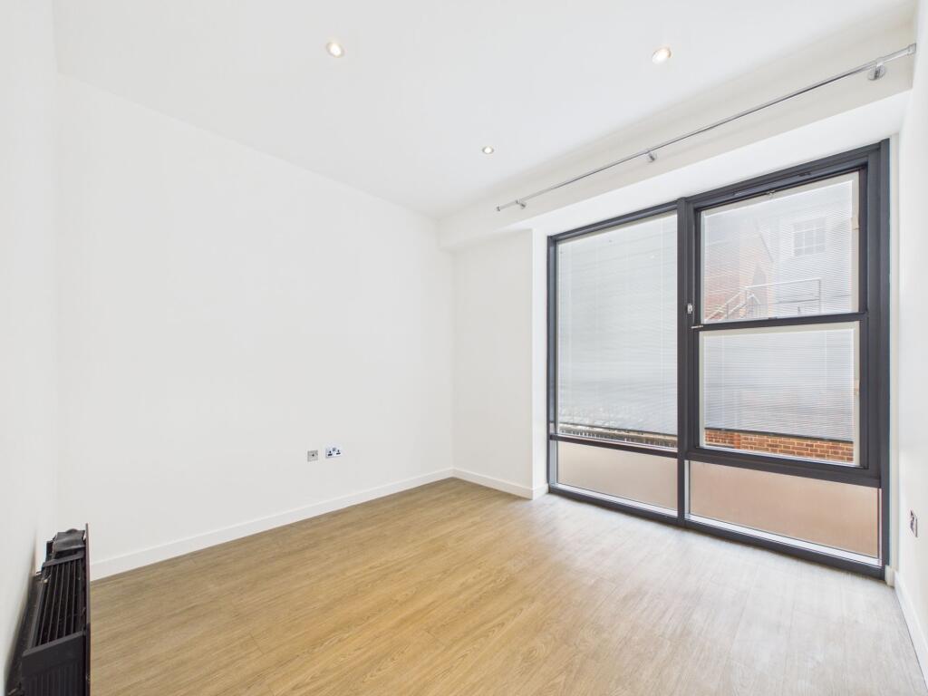 Apartment in Cheltenham, Ewens Farm, Montpellier - View 5