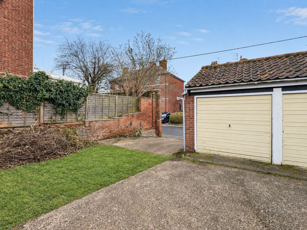 Apartment in Colchester - View 2
