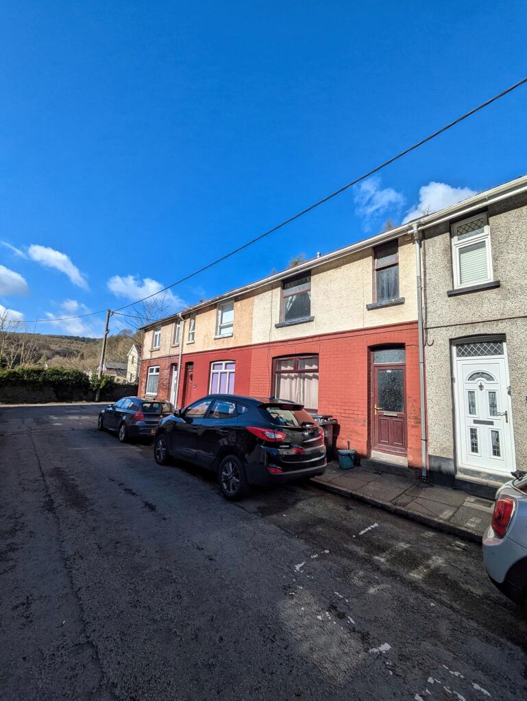 Main image of property: Woodland Terrace, Aberbeeg, NP13