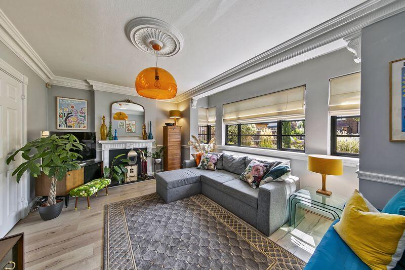 Elm Tree Avenue, Esher image 2