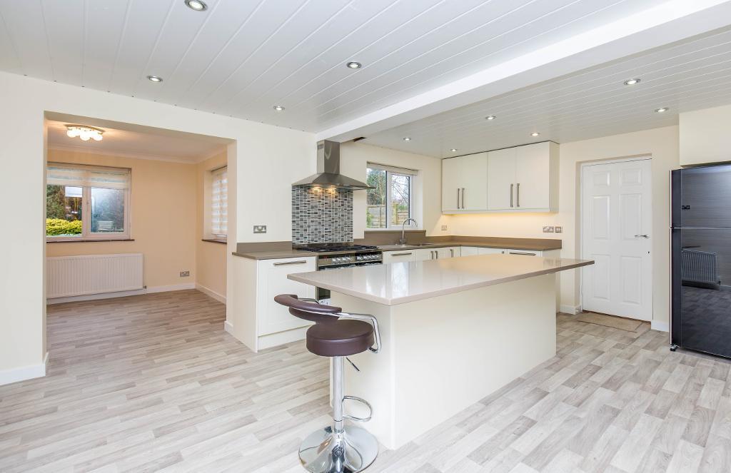 Kingswood Way, South Croydon, Surrey, CR2 8QQ photo 3