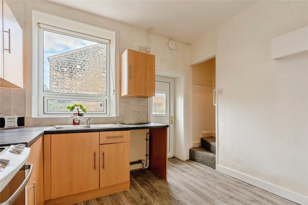 Midgley Street, Colne, Lancashire, BB8 - View 6