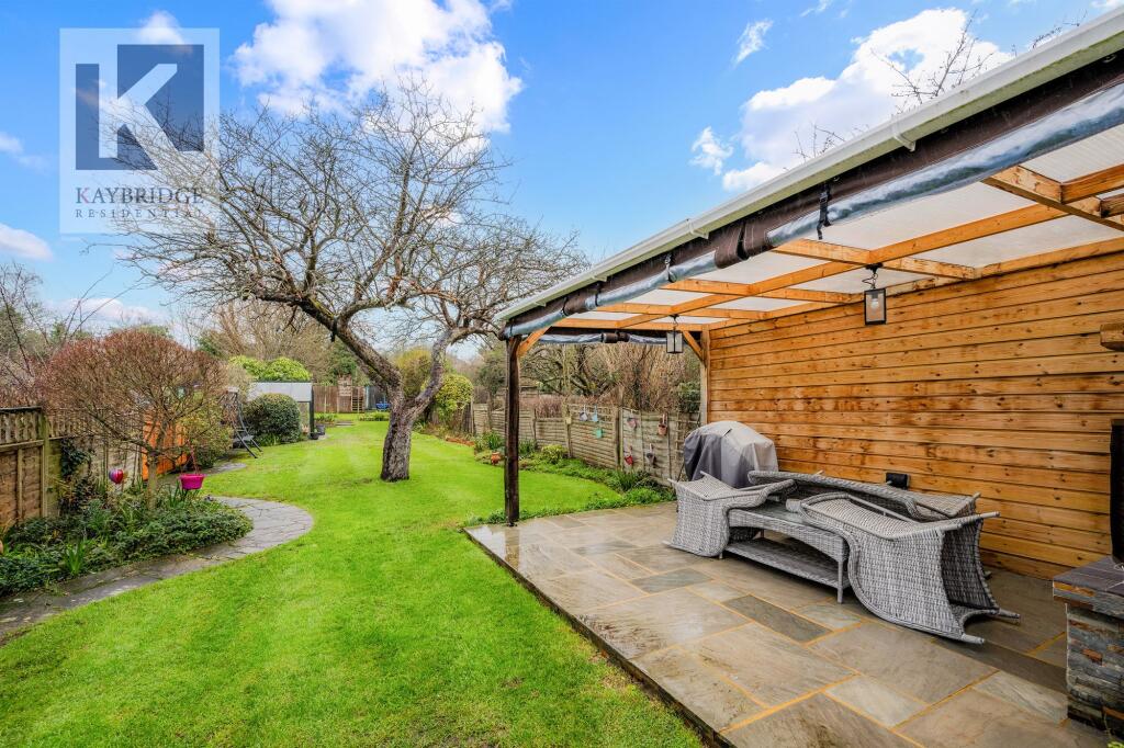 House in Epsom, Stoneleigh - View 6