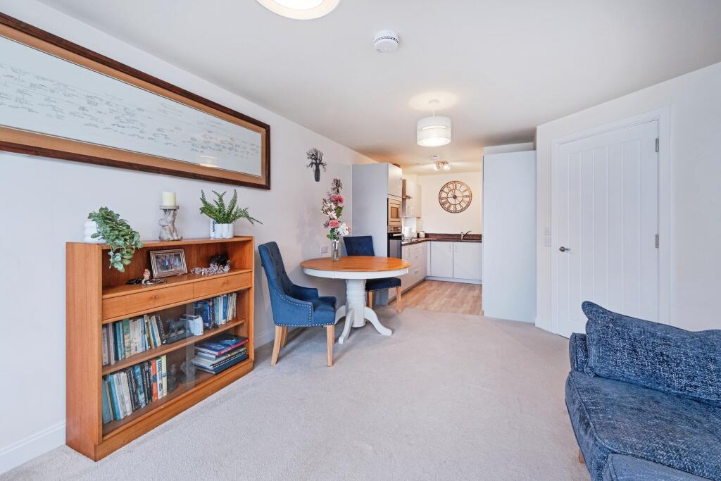 3 Barnsdale Drive, Milton Keynes, MK4 photo 3