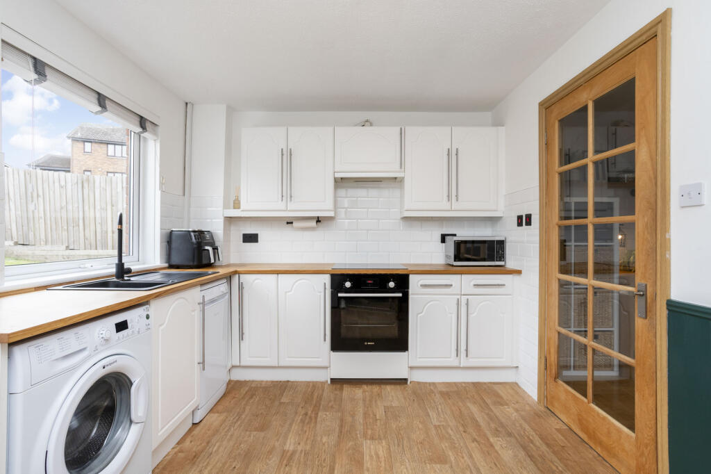111 Langton View, East Calder, West Lothian photo 4