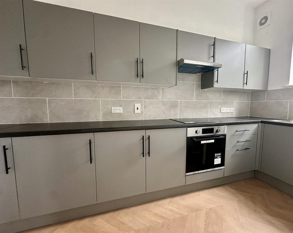 Apartment in Swindon - View 3