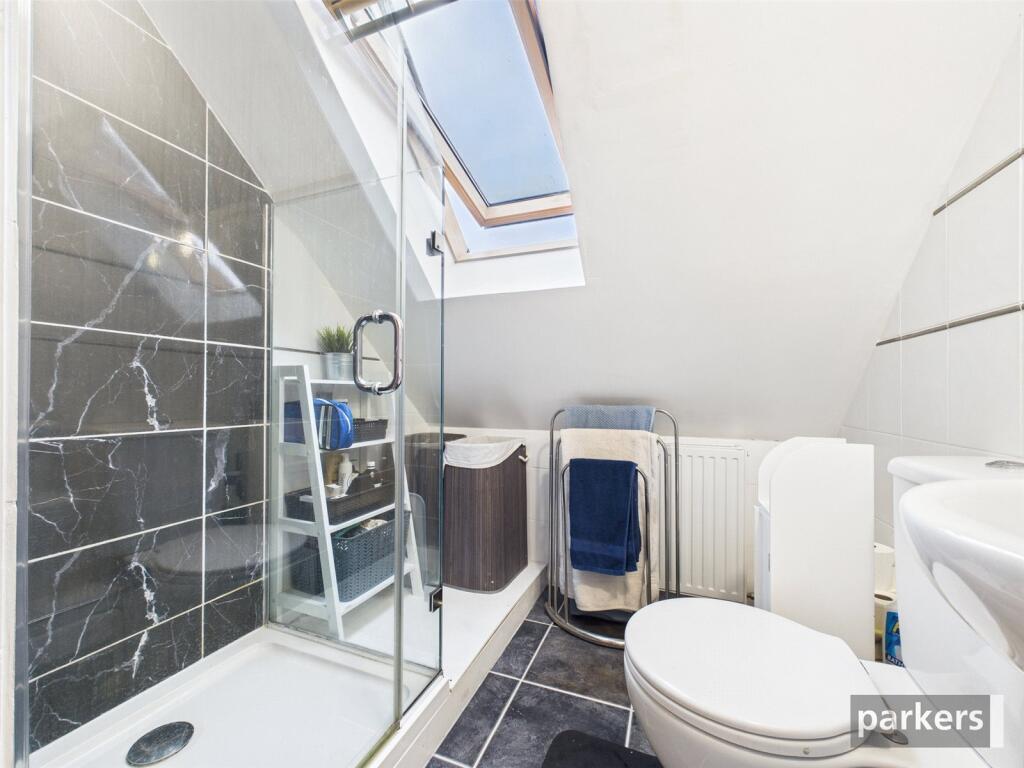 Apartment in Reading, Newtown - More