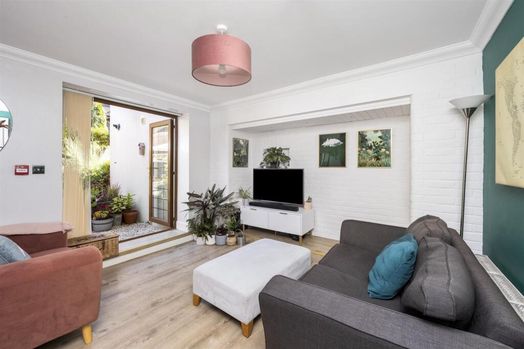 Carden Avenue, Patcham, Brighton photo 4