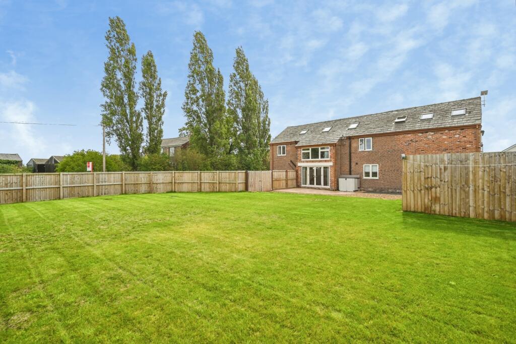 House in Warrington, Kingswood, Burtonwood - View 2