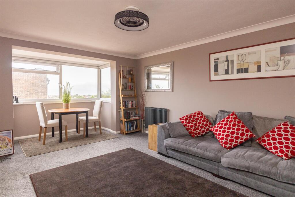 Apartment in Tonbridge - More