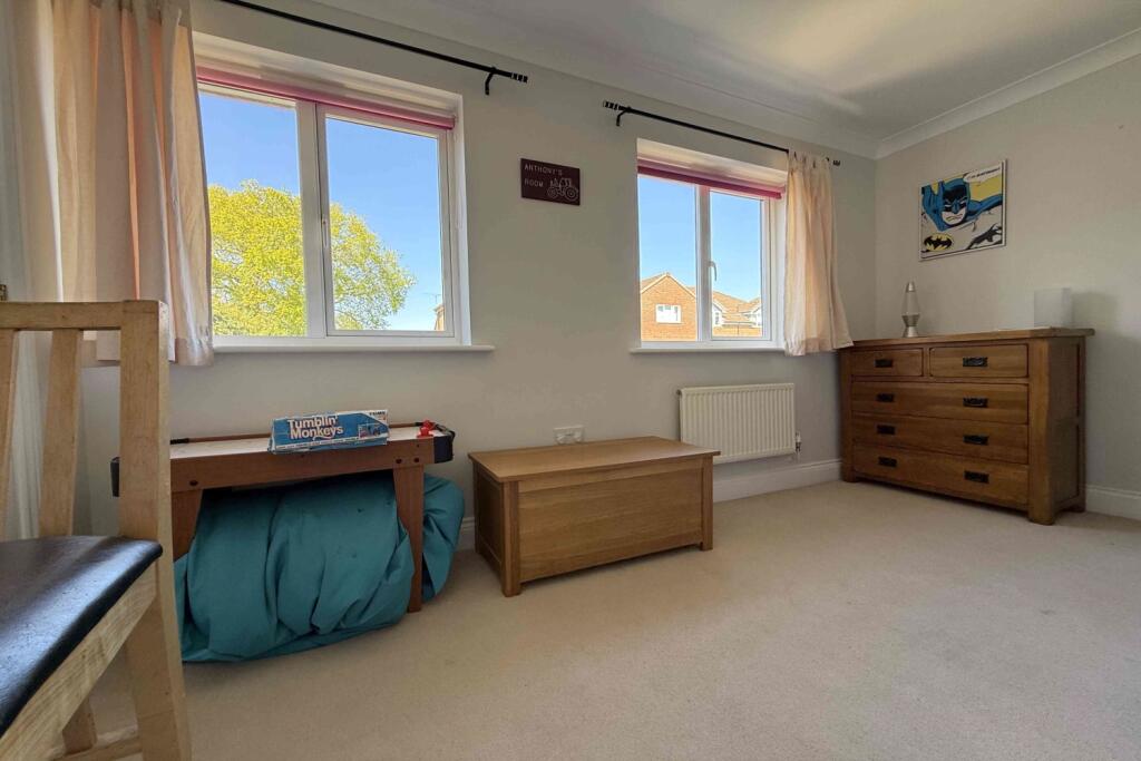 Dew Pond Close, Horsham, West Sussex, RH13 - More