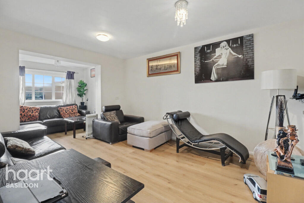 Rivertons, Basildon photo 3